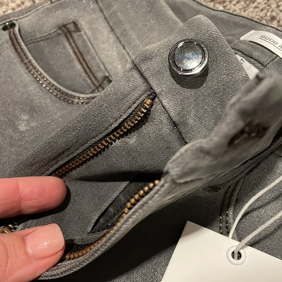 NWT GoodAmerican gray wax jeans - Picture 4 of 6
